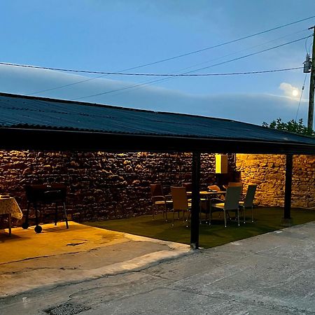 Tom Rocky'S Farmyard Villa Templemore Eksteriør billede